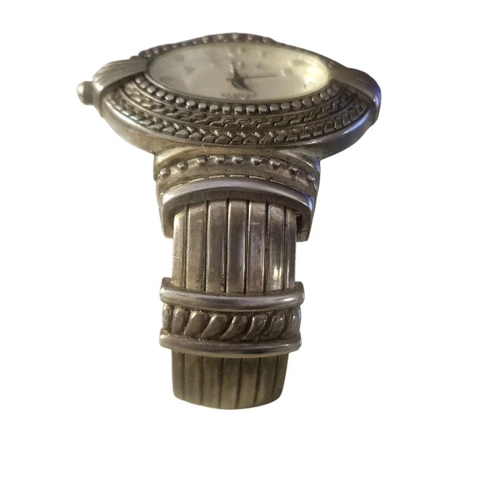 Geneva Elite Women Cuff Watch‎ beautifully detailed classic old styled BOHO Y2K